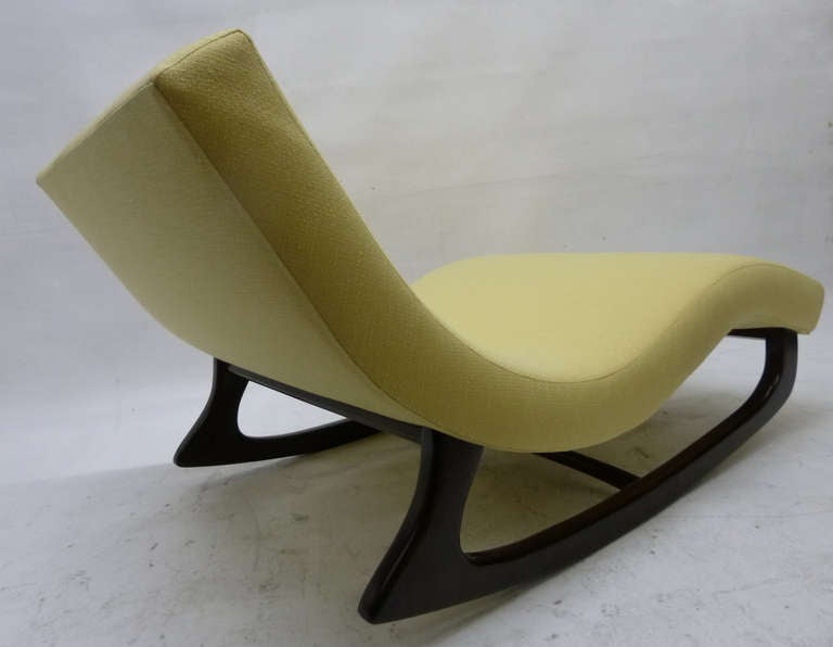 Mid-Century Modern Sculptural Rocking Chaise Longue by Adrian Pearsall