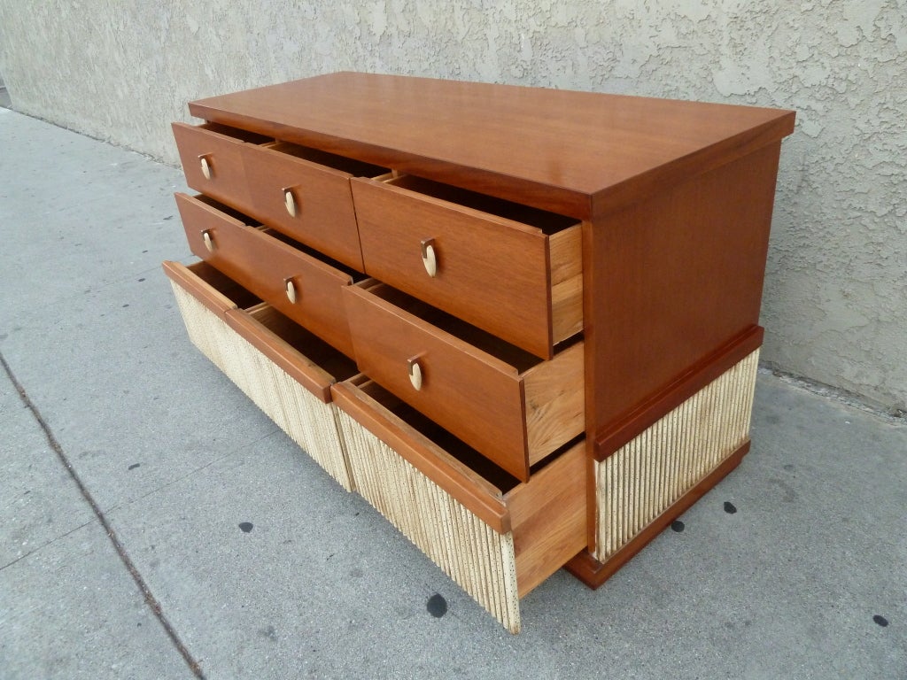 Rare Blond Mahogany 9 Drawer Dresser by American of Martinsville In Excellent Condition In Pasadena, CA