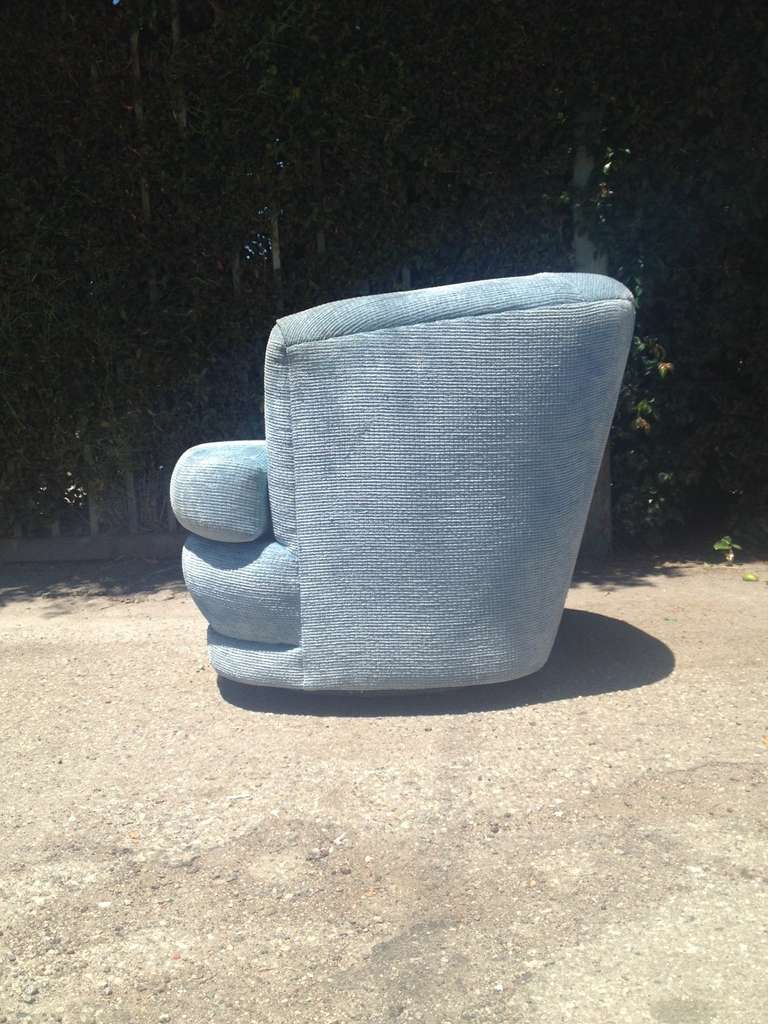 Pair of Powder Blue Velvet Swivel Chairs Attributed to Milo Baughman In Good Condition In Pasadena, CA