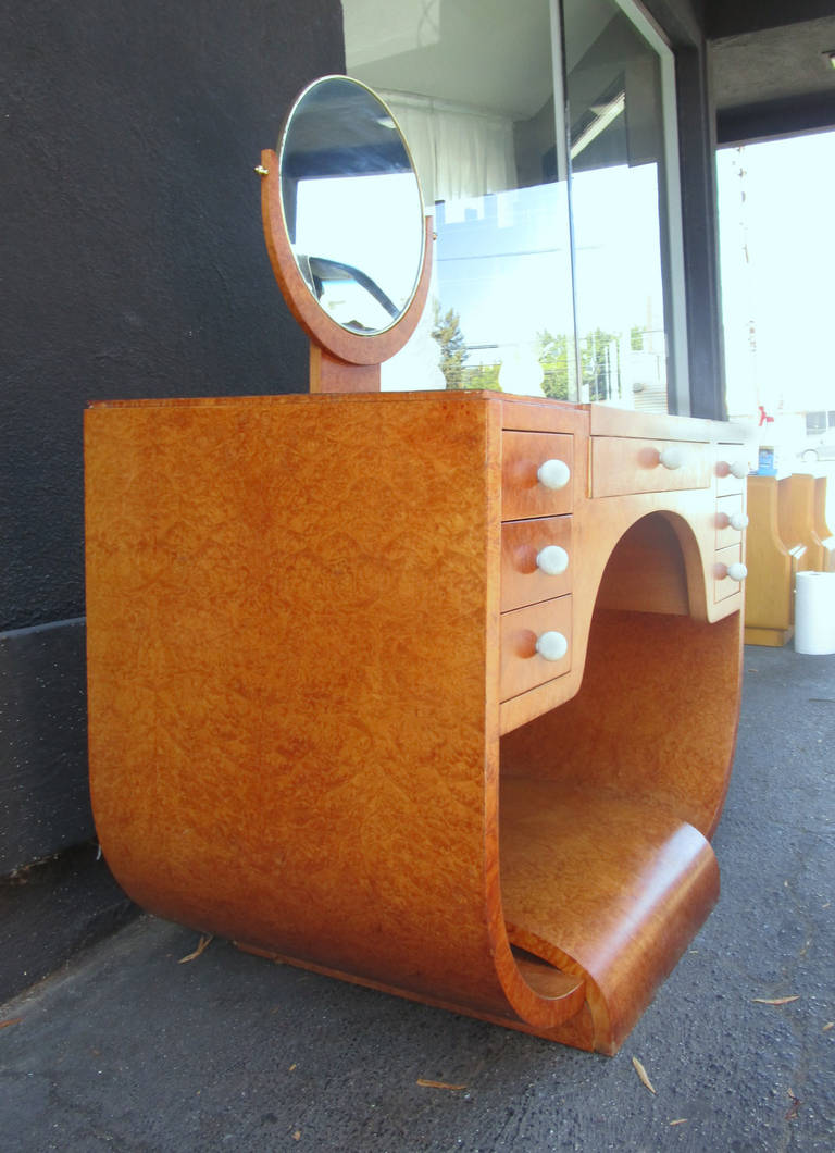 Mid-20th Century Art Deco Vanity in Bird's-Eye Maple in the Manner of  E.J. Ruhlmann