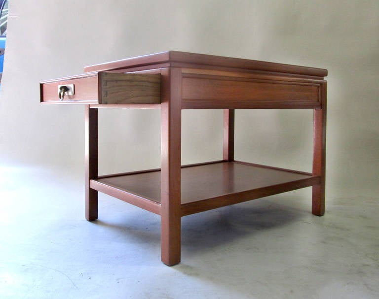 Pair of Blond Mahogany Side Tables or Nightstands In Excellent Condition In Pasadena, CA