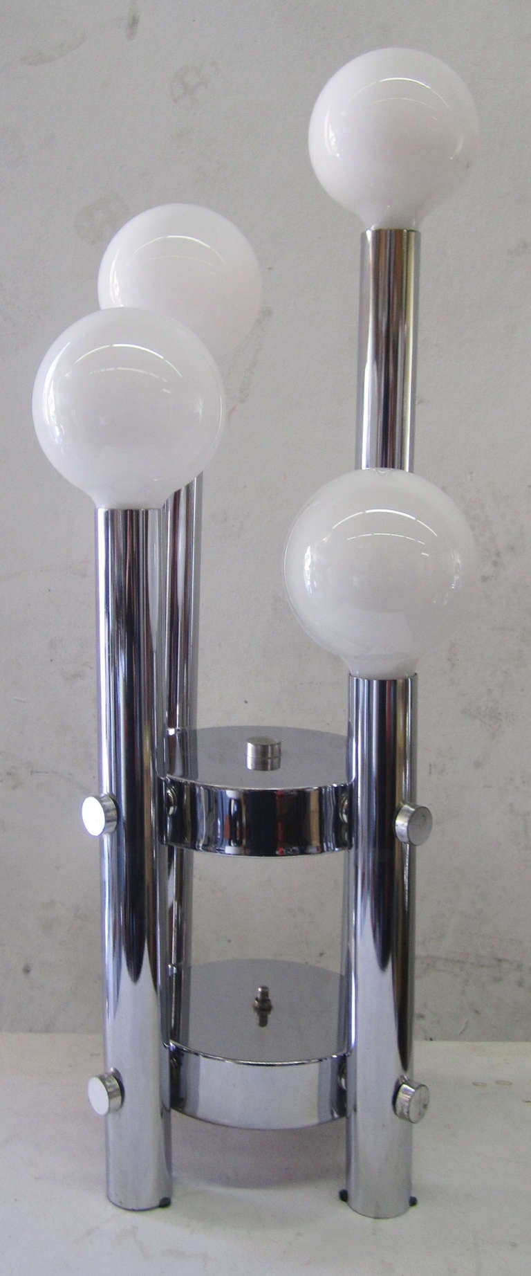 Four-Tier Chrome Table Lamp In Excellent Condition In Pasadena, CA