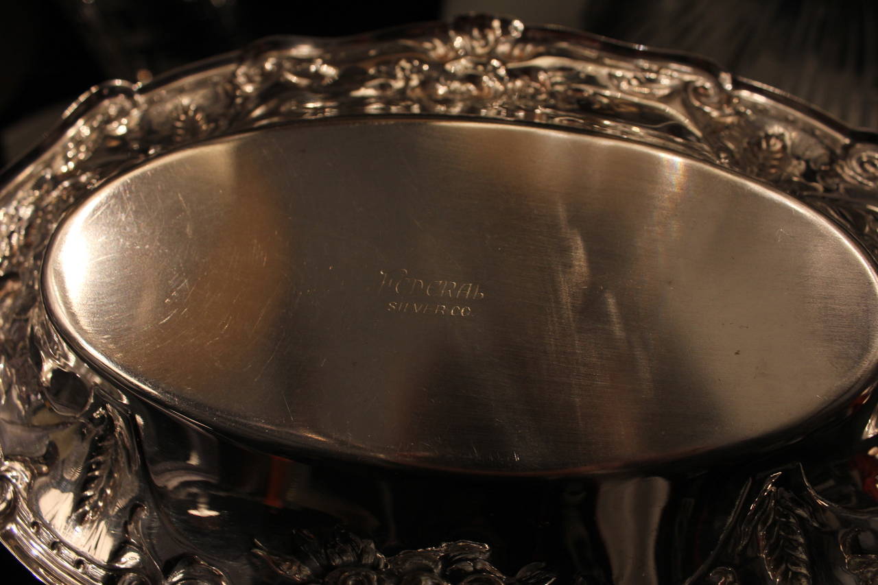 Beautifully Detailed Engraved Federal Silver Company Oval Plate, circa 1900 (Englisch) im Angebot