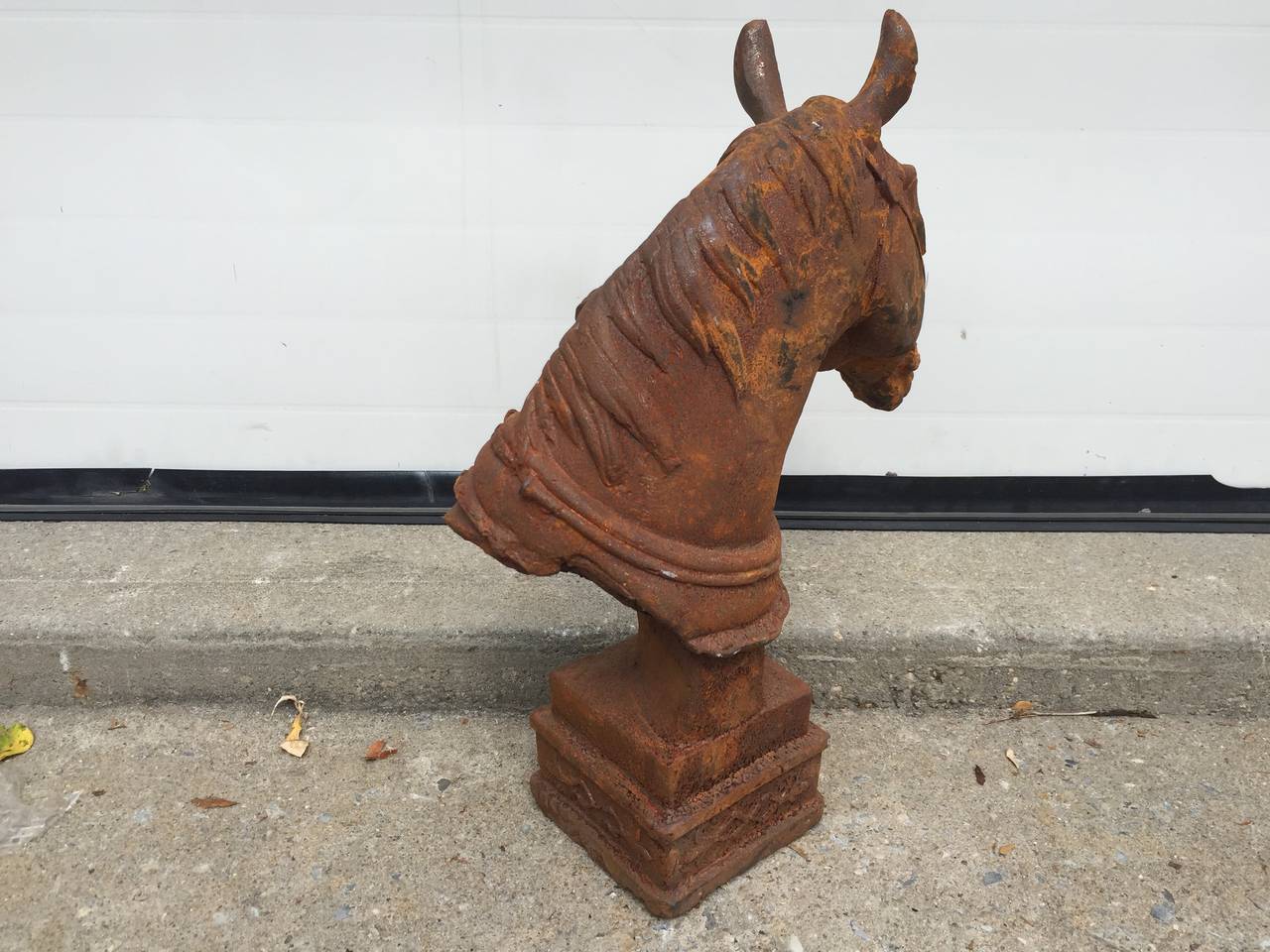 1980s Realism Cast Iron Sculpture of a Horse's Head and Nape For Sale 2