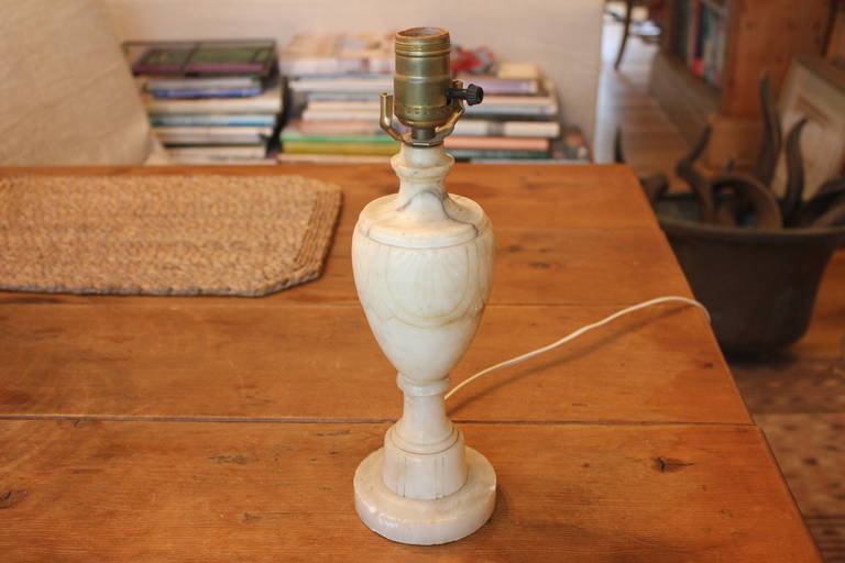 Alabaster Table Lamp In Excellent Condition For Sale In Southampton, NY