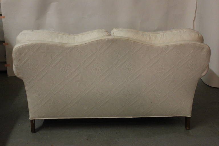 Settee Couch In Excellent Condition For Sale In Southampton, NY