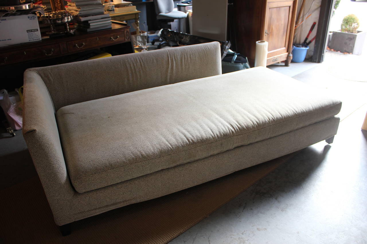 Mid Century Chaise In Excellent Condition In Southampton, NY