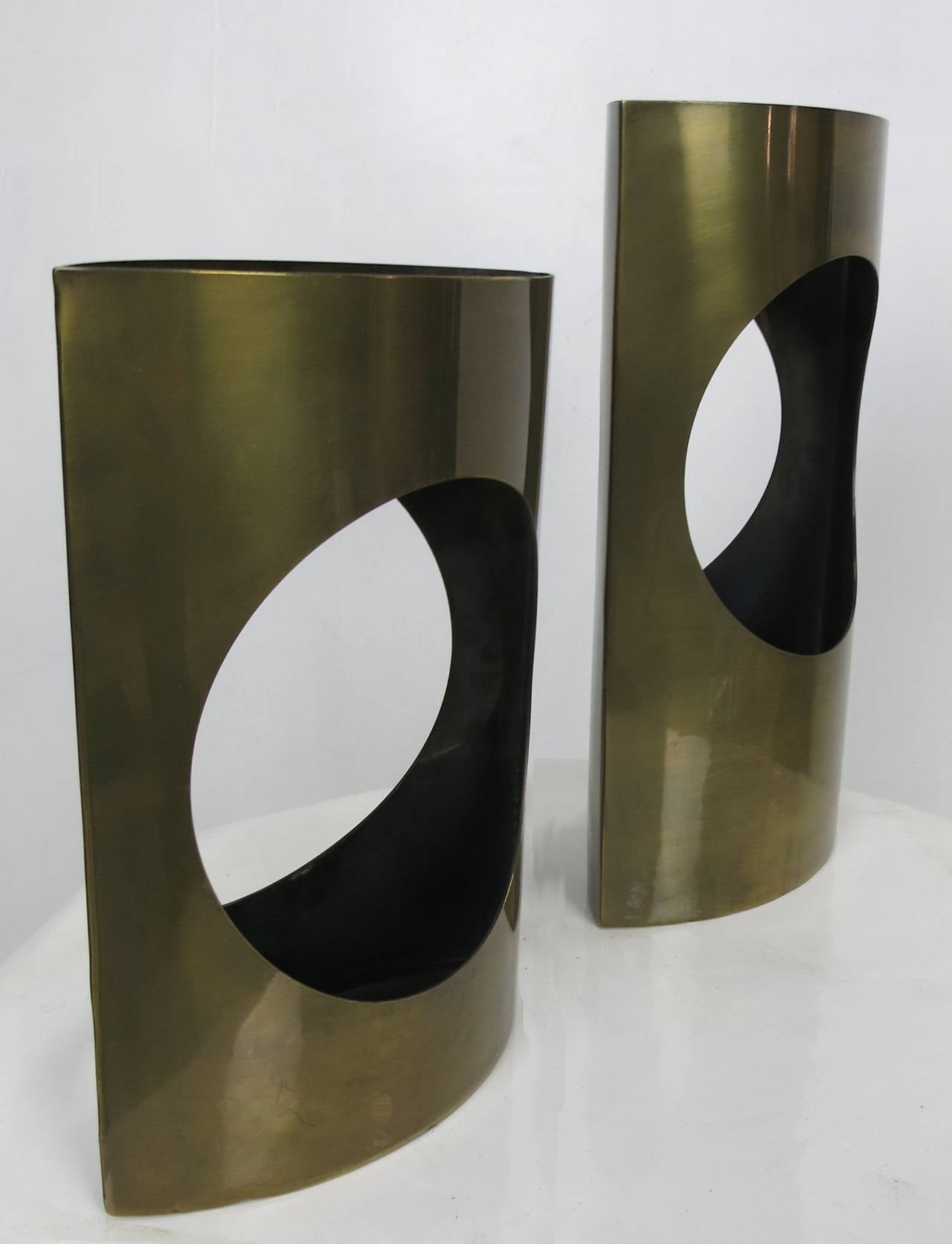 Italian Mismatched Pair of Modernist Pointed Oval Vases