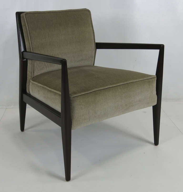 American Exceptional Pair of Mahogany Lounge Chairs by Jens Risom