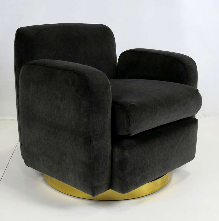 Pair of Paul Evans style Swivel Lounge Chairs In Excellent Condition In Danville, CA