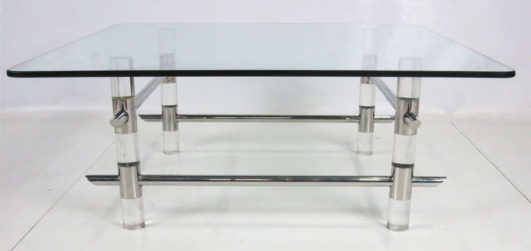 Moderne Table basse Les Prismatique chromée et Lucite en vente