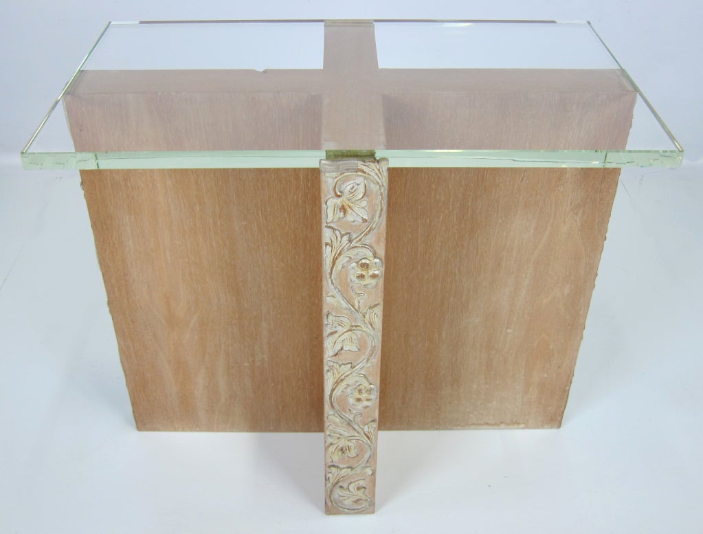 Important Modernist Cruciform Side Table In Excellent Condition In Danville, CA