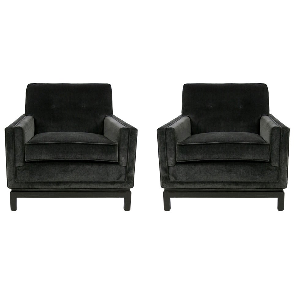 Pair of Club Chairs in the Style of T.H. Robsjohn-Gibbings