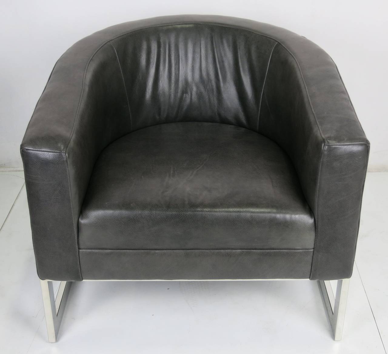 Pair of Large Scale Leather Lounge Chairs by Milo Baughman 1