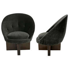 Retro Pair of Swivel Egg Chairs on Cruciform Bases