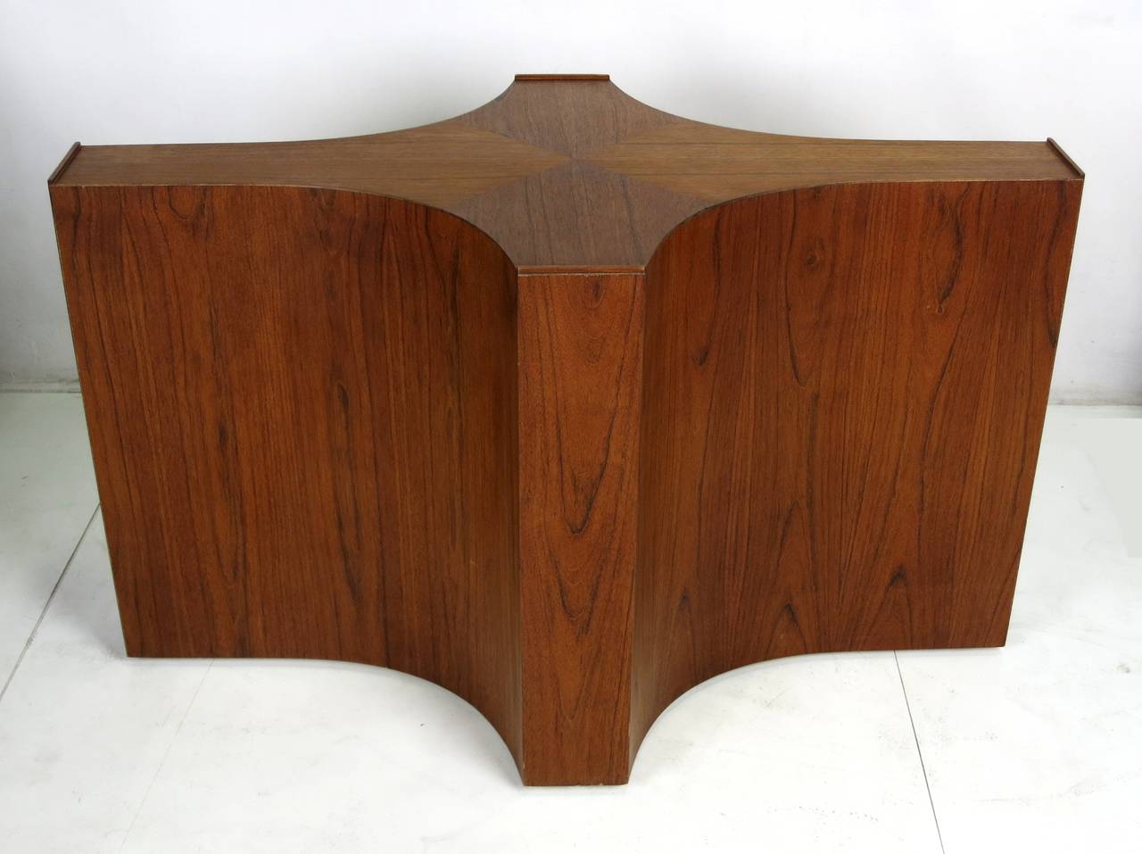 Large-Scale Walnut Cruciform Dining Table Base In Excellent Condition In Danville, CA