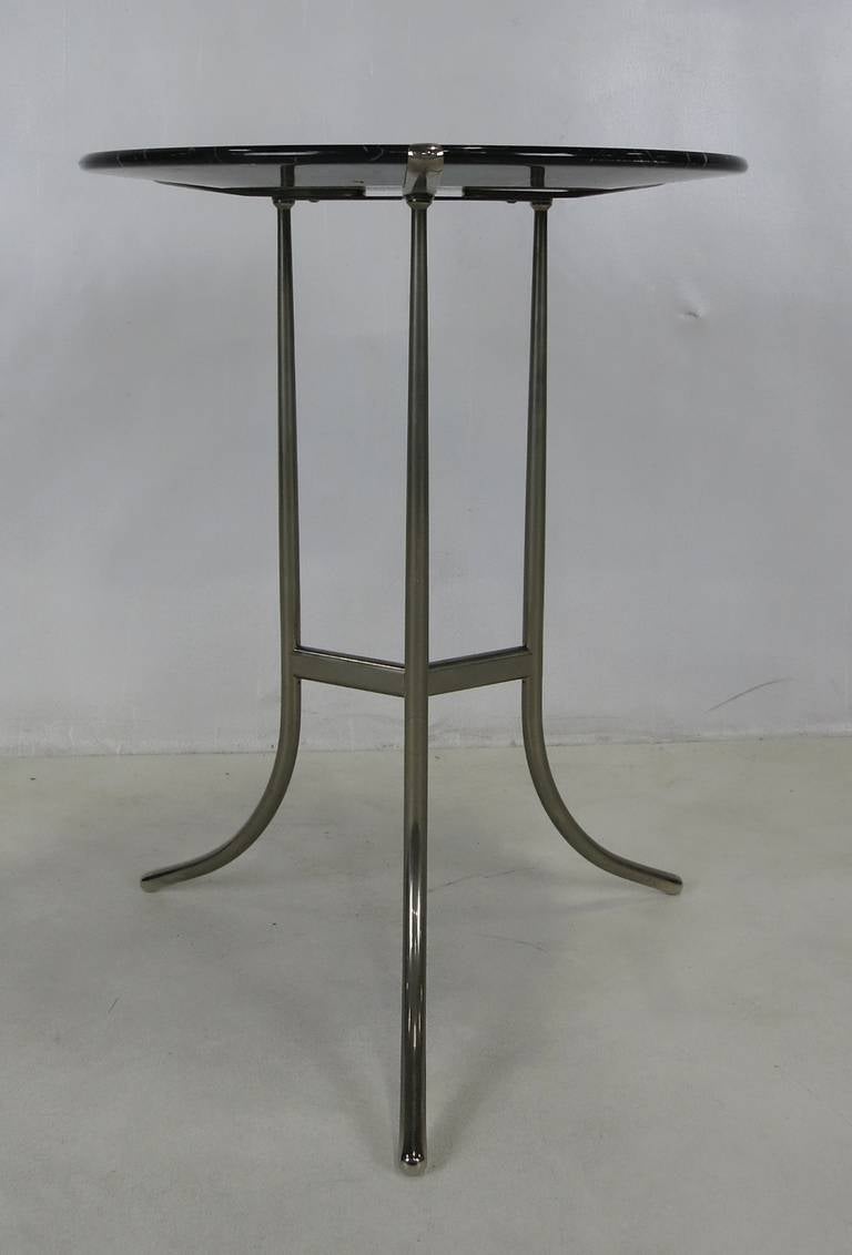 Beistelltische aus Nickel AE mit schwarzem Marmor von Cedric Hartman, Paar (Moderne) im Angebot