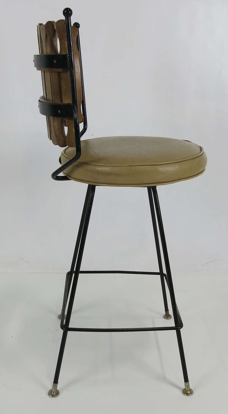 Mid-Century Modern Set of Four Bar Stools in the style of Umanoff
