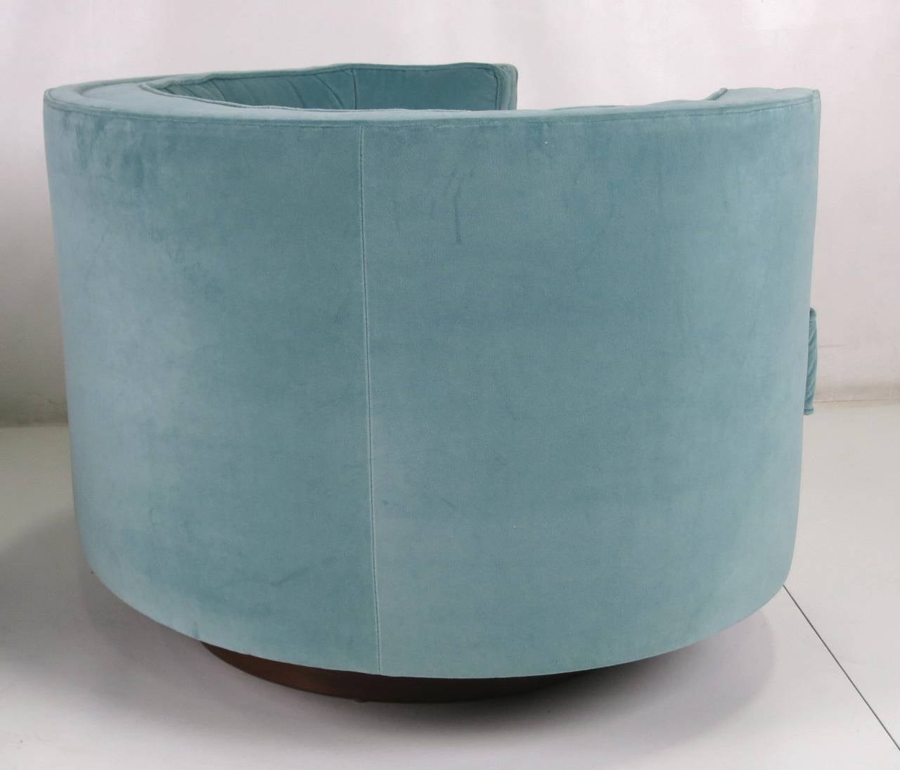 oval swivel chair