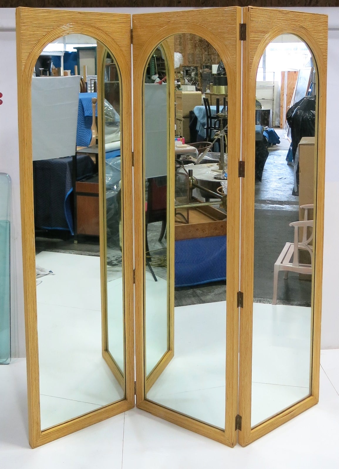 Grand Scale Split Reed Mirror Screen
