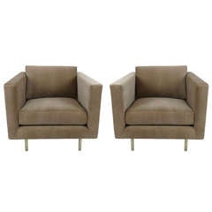 Pair of Lounge Chairs with Brass Legs by Milo Baughman