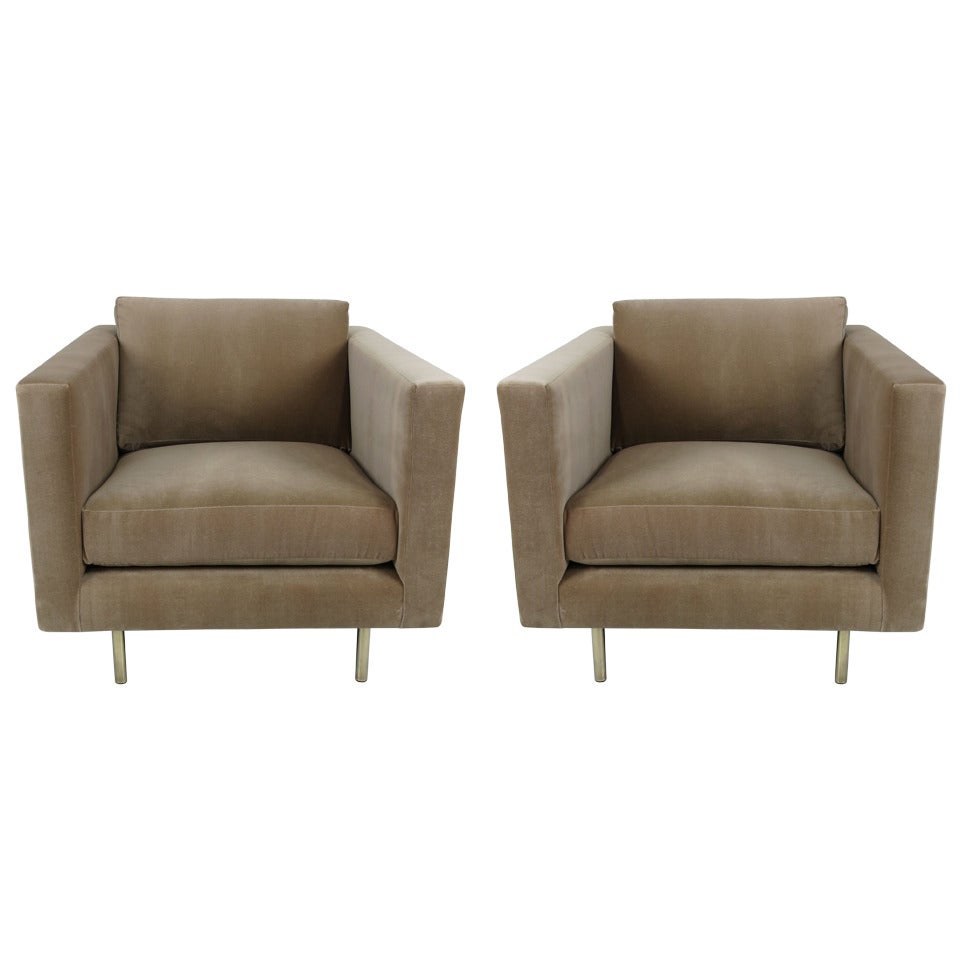 Pair of Lounge Chairs with Brass Legs by Milo Baughman