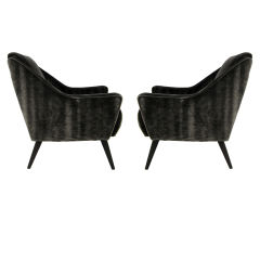 Pair of Modern Lounge Chairs in the style of Vladimir Kagan