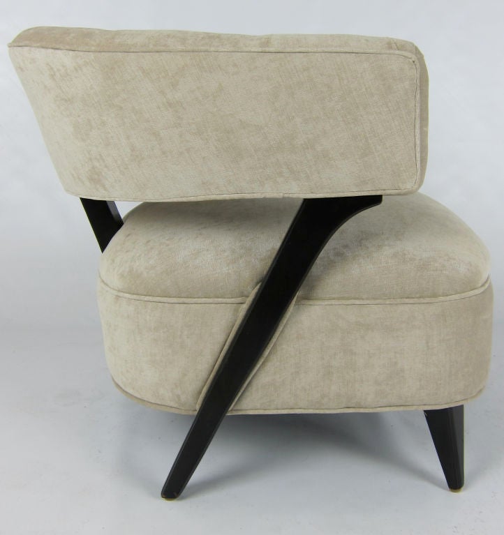 Ultra Modern Lounge Chair in the style of Vladimir Kagan