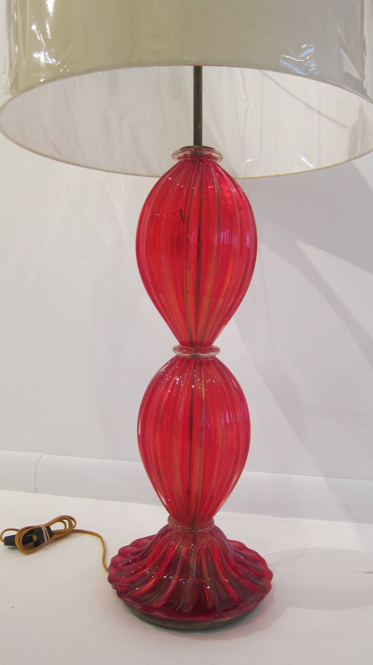  Red Murano Glass Table Lamp by Barovier e Toso In Excellent Condition In Miami, FL