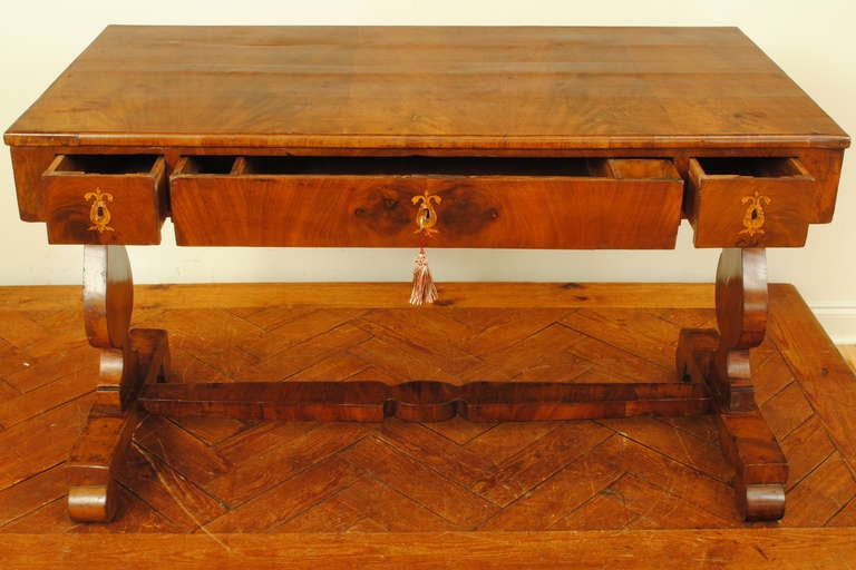 A Roman Neoclassic 19th Century Walnut 3-Drawer Desk