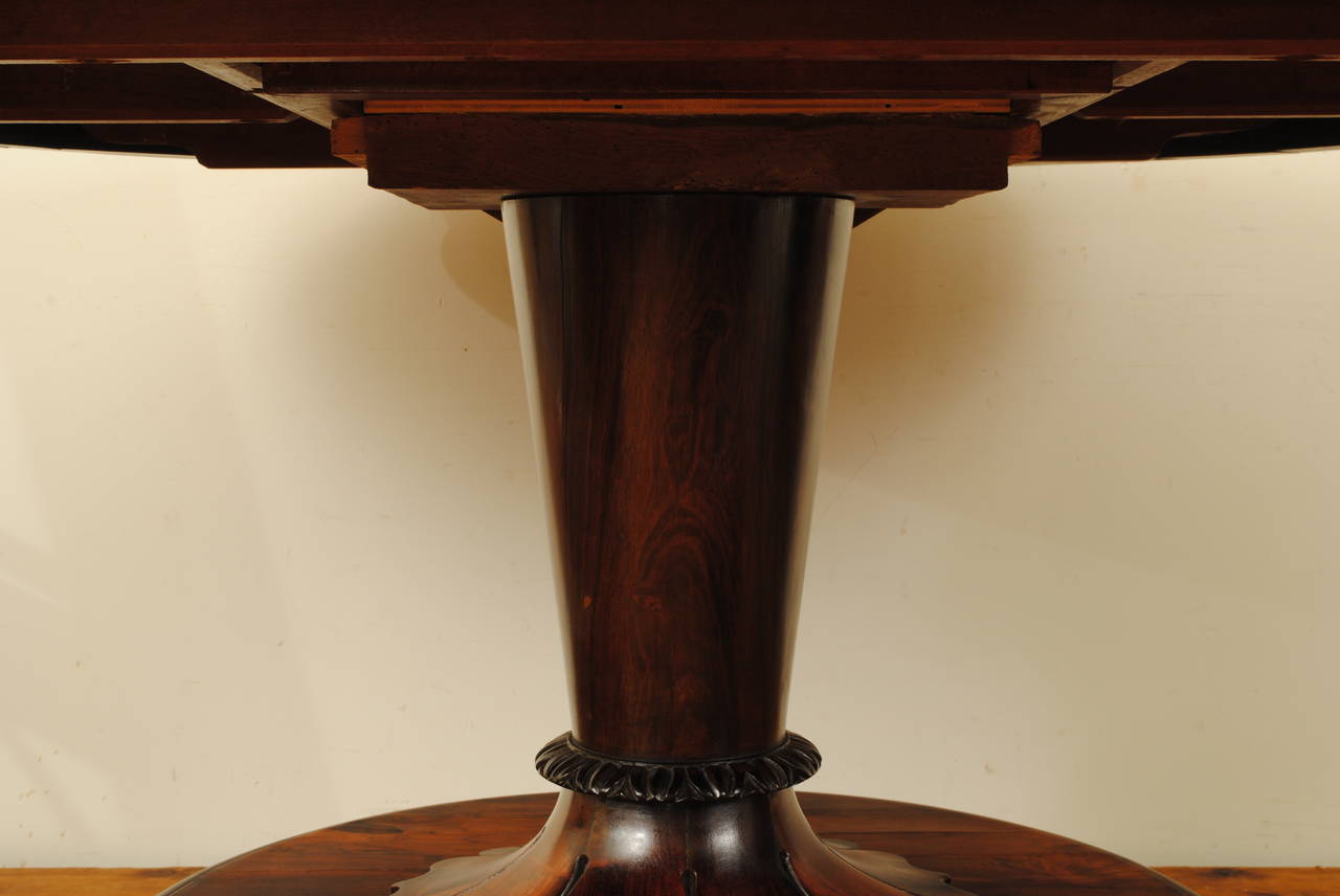 English William IV Rosewood Tilt-Top Center Table, 19th Century 1