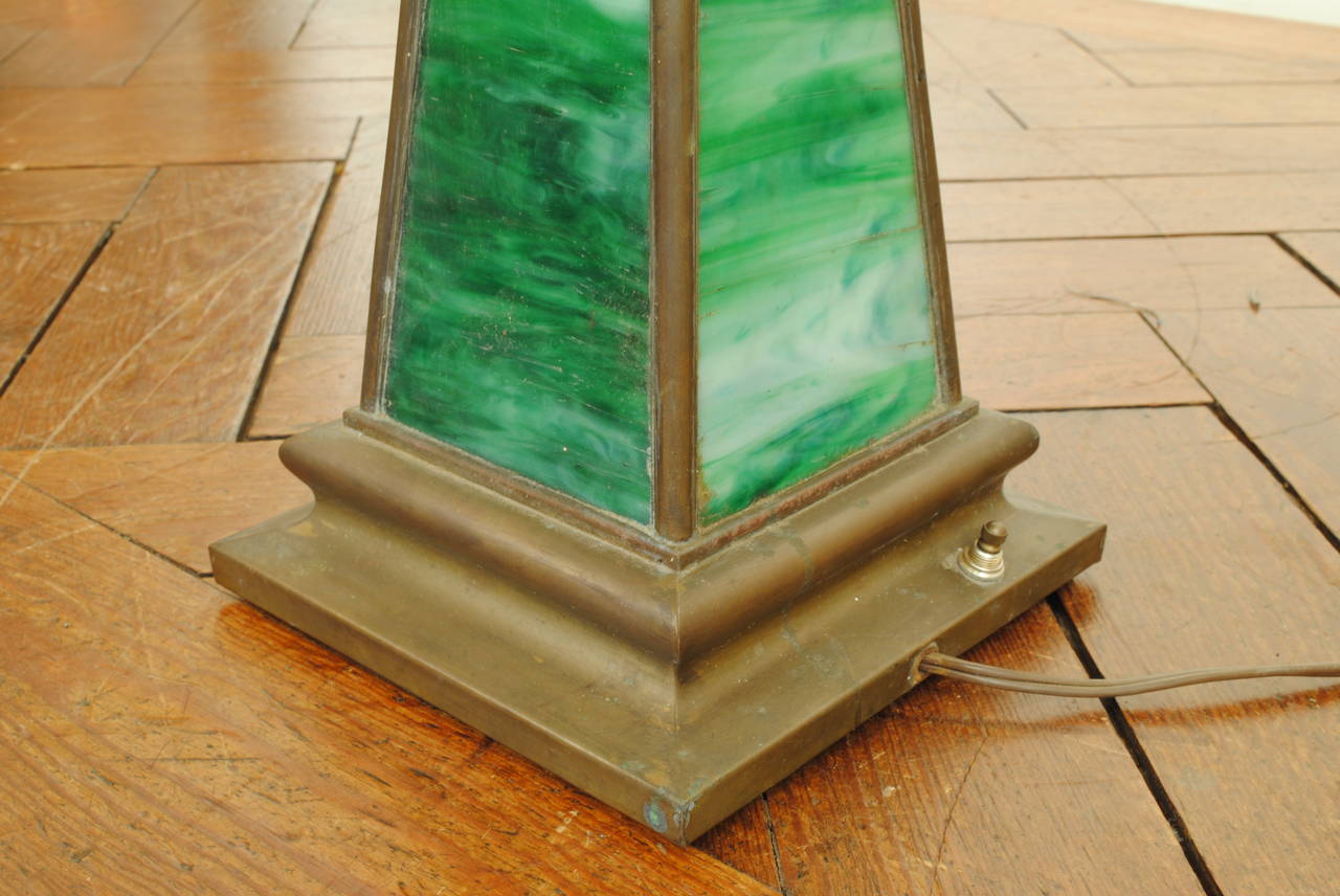 Leaded Glass and Brass Mission Style Table Lamp, Early 20th Century 4