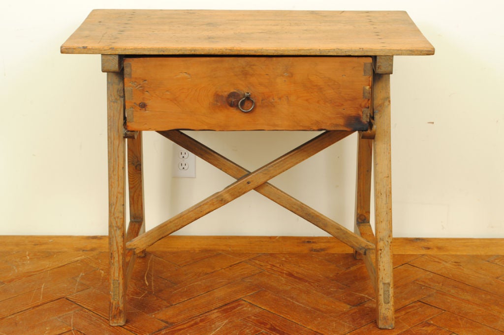 An Early 19th Century Spanish Pinewood One-Drawer Work Table In Excellent Condition In Atlanta, GA