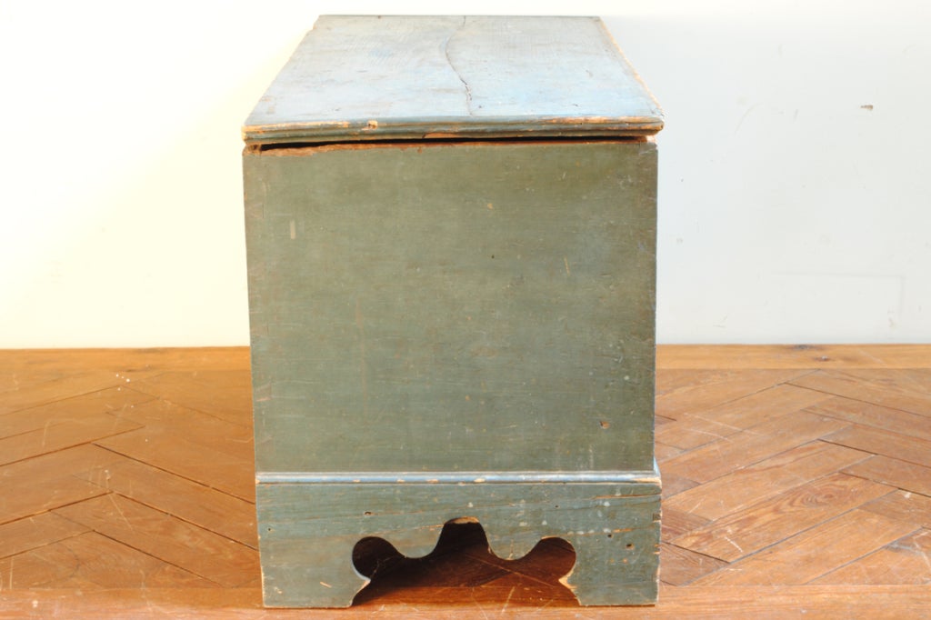 An 18th/19th Century American Blue Painted Trunk 2