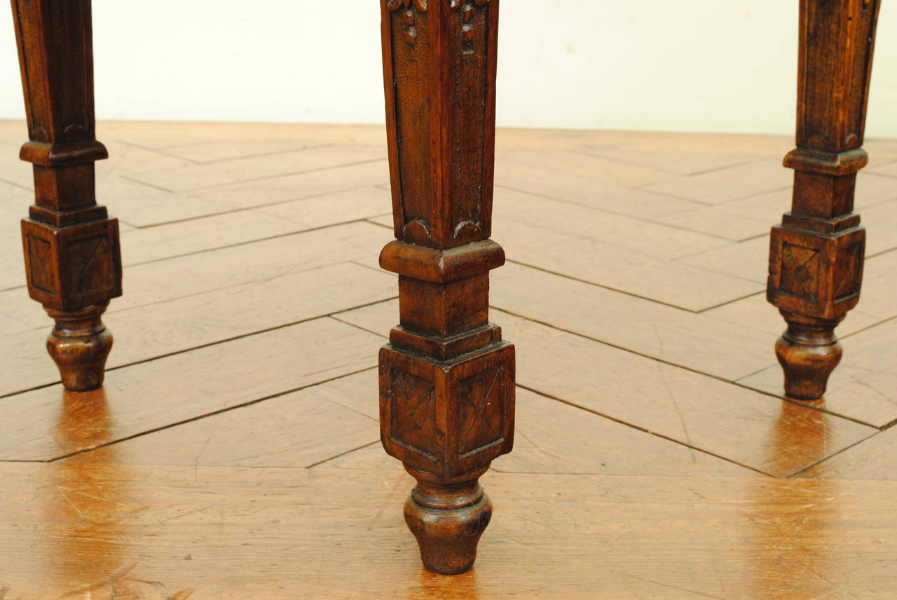 Italian Neoclassical Style Early 20th Century Carved Walnut Drinks Table 2