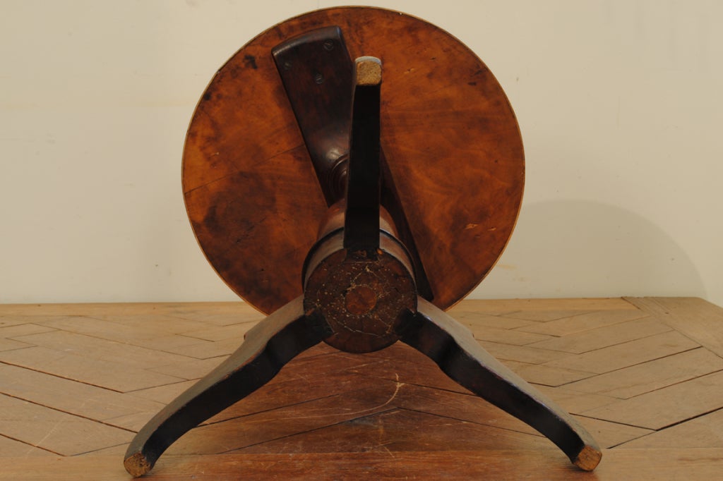A 2nd Quarter 19th Century Circular Louis Philippe Walnut Table 1