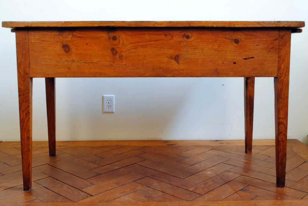 A French 19th Century Expandable Pinewood Kitchen Table 4