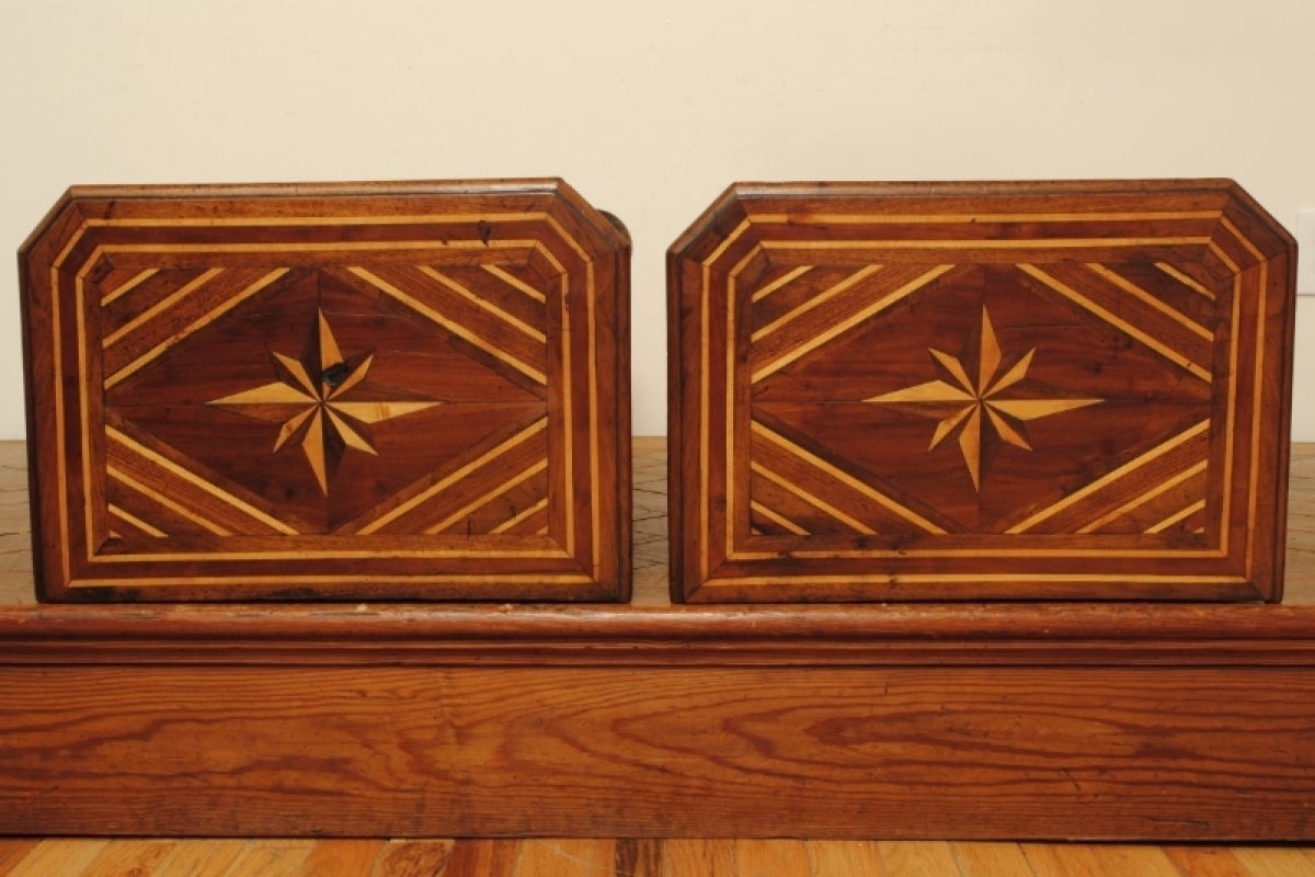 Pair of Italian Late 19th Century Walnut and Inlaid Bedside Commodes 2
