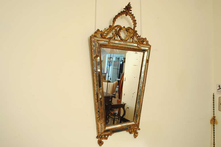 Carved Giltwood Venetian Mirror In Good Condition In Atlanta, GA