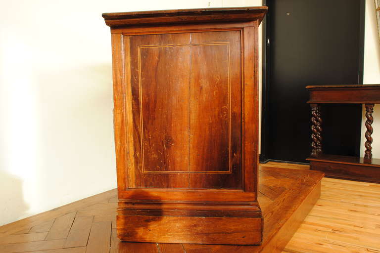 Italian, Bolognese, Late Baroque Period Four-Drawer Walnut and Inlaid Commode In Excellent Condition In Atlanta, GA