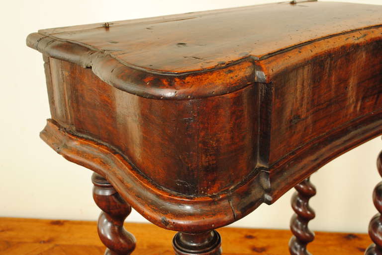 A Rare and Elegant Italian Baroque Period Walnut Inginocchiatoio 2