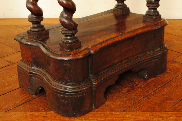 A Rare and Elegant Italian Baroque Period Walnut Inginocchiatoio 4