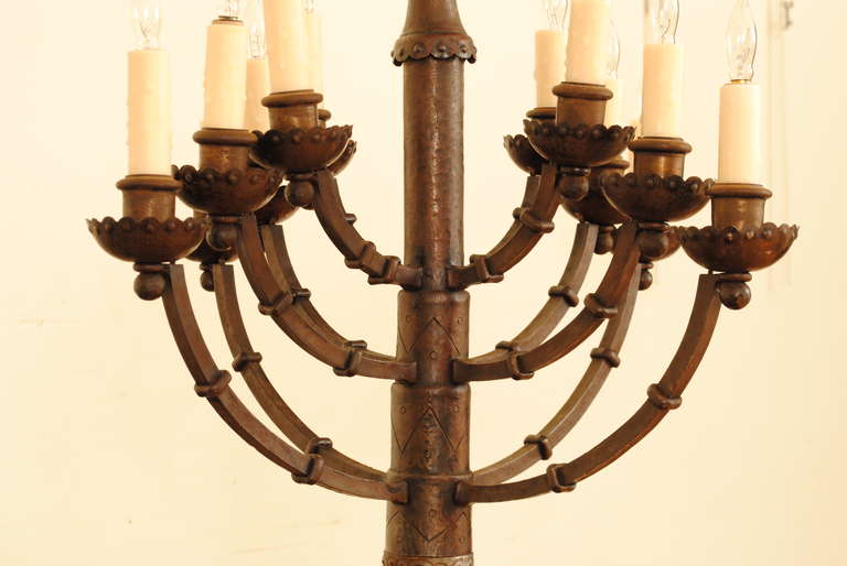 Mid-20th Century A French Neoclassical Style Cast Brass 12-Arm Chandelier