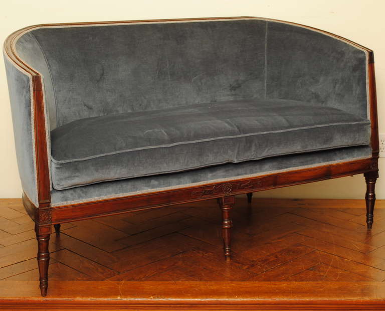 Italian Walnut Early 19th Century Louis XVI Style Upholstered Divano