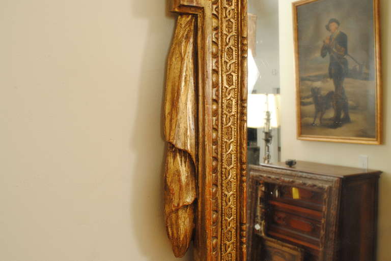 Beautifully Carved Italian Neoclassic Tall Giltwood Mirror, Early 19th Century 1