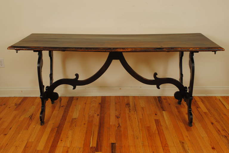 Italian Baroque Style, Walnut Trestle-Form Table In Good Condition In Atlanta, GA