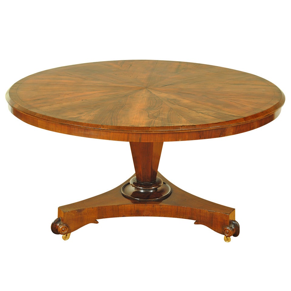 English William IV Walnut Breakfast Table