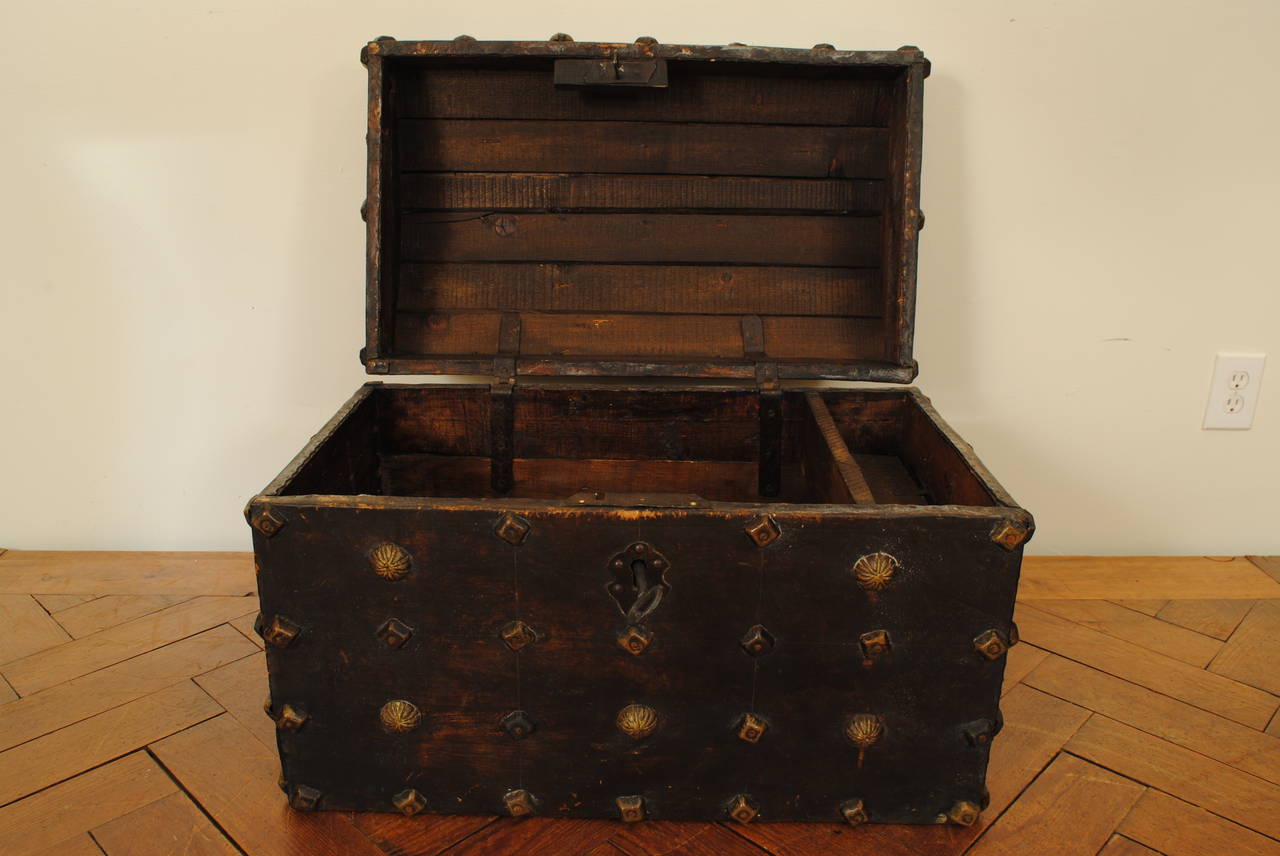 French Leather Upholstered Carrying Trunk with Brass Nailheads, 18th Century In Excellent Condition In Atlanta, GA