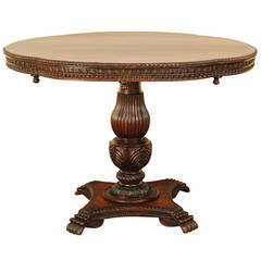 Rare table centrale en Sissoo-Wood sculpté de l'époque Ango-Indienne