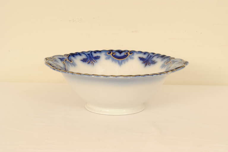 complete with all of the settings and bowls and platters, etc.  soup to nuts

Please go to www.robuck.co to see our complete inventory.